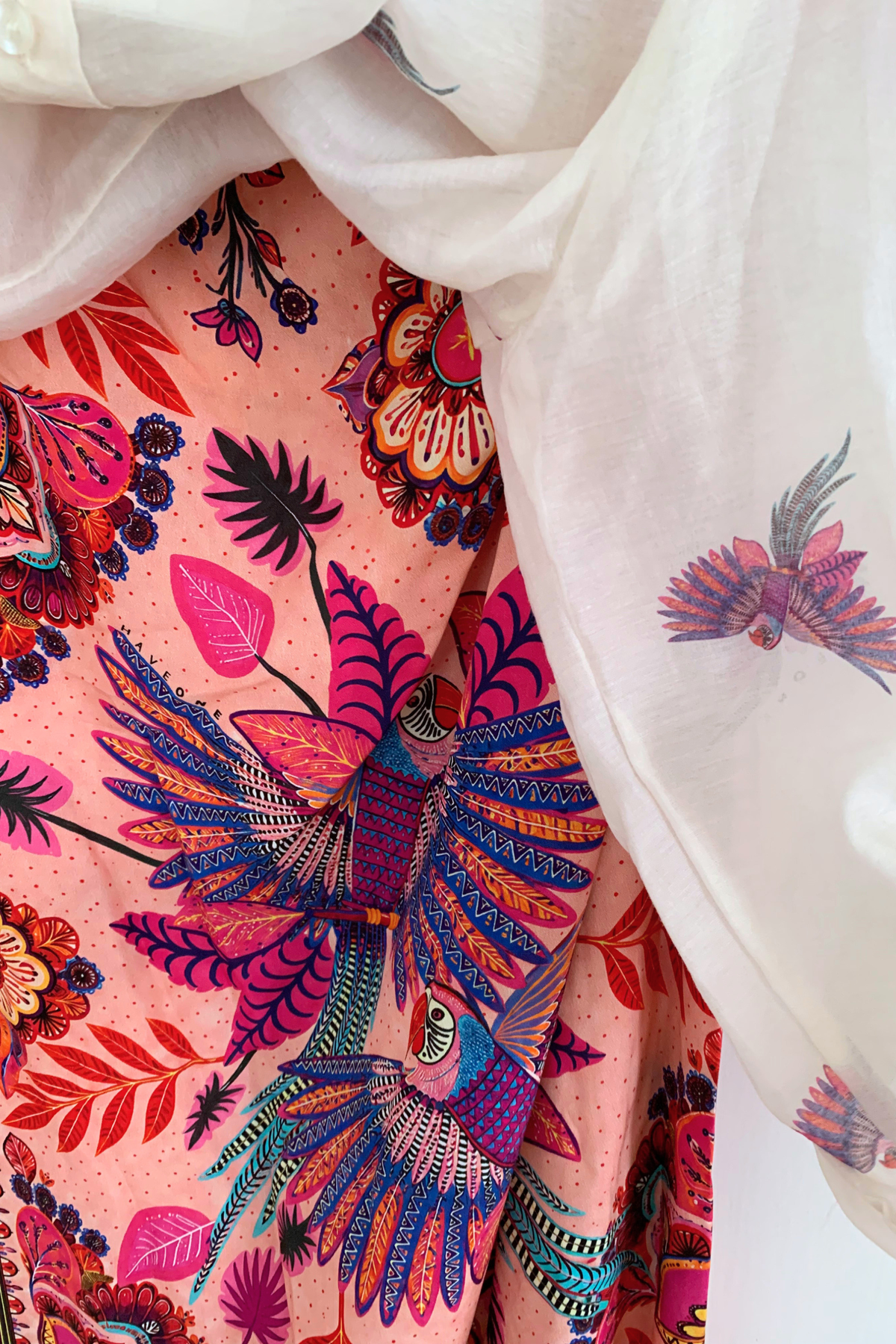 Have One Set Pareo lang Birds of Paradise Pink Bluse Papagei transparent