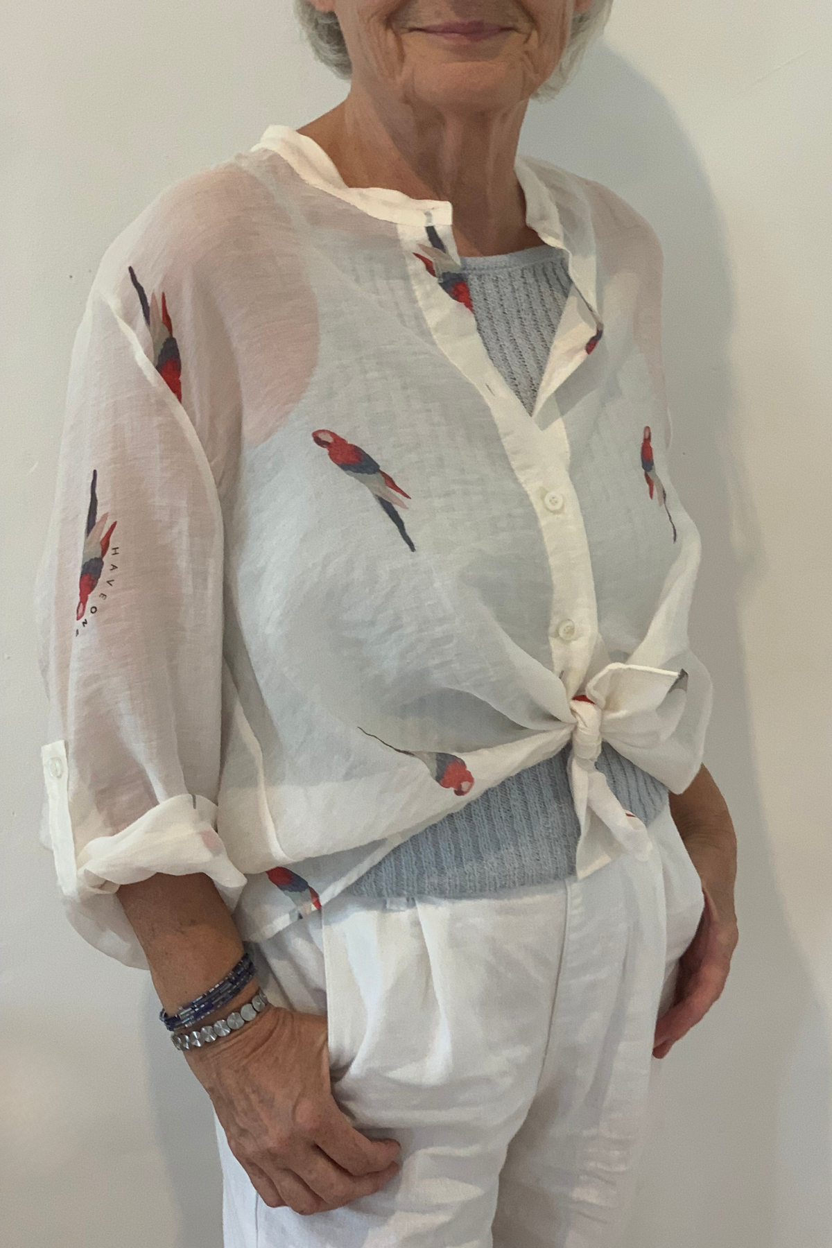 Have One Bluse Papagei transparent, rot
